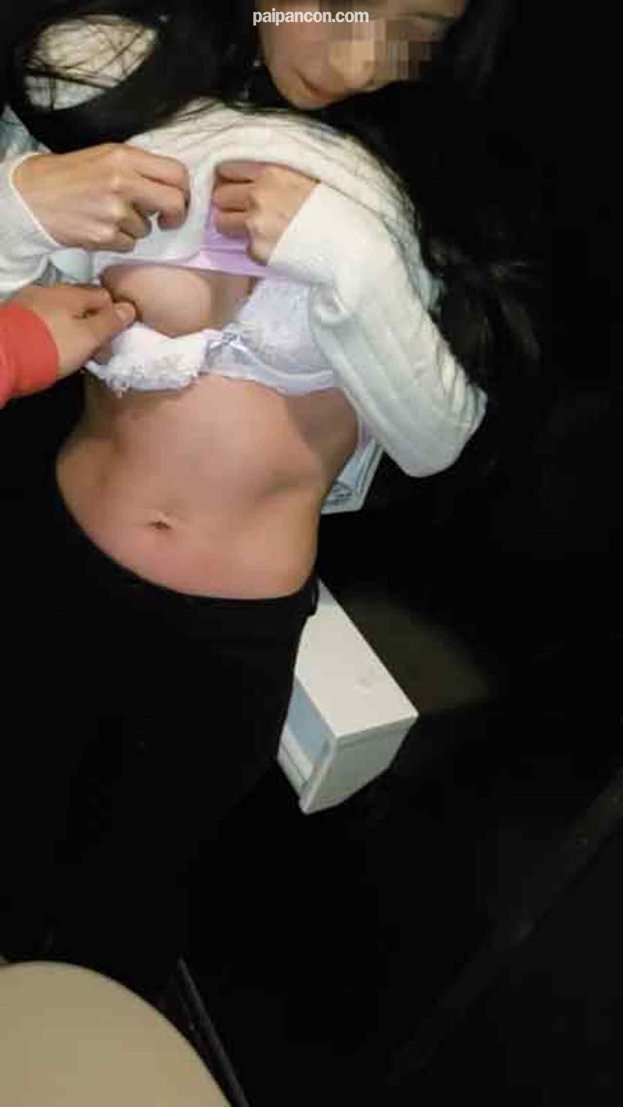 FC2-PPV-1037992 - 【個人】公衆の場で服を脱がせ愛液まみれ…男性用トイレで咥えさせ膣内も口内も精液で犯す