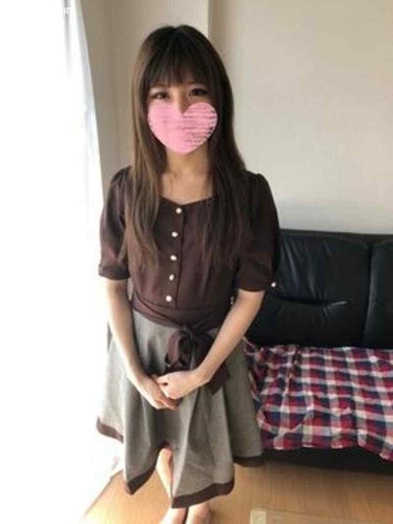 FC2-PPV-1517862 - （一般女性　初動画）[無修正]「エロ動画なんか絶対出たくない！」でもすぐ100万円作らなきゃ！やむなくＯＫ！えみちゃん22歳に強制中出し！！ 148cm B83(D) W56 H85　初撮り