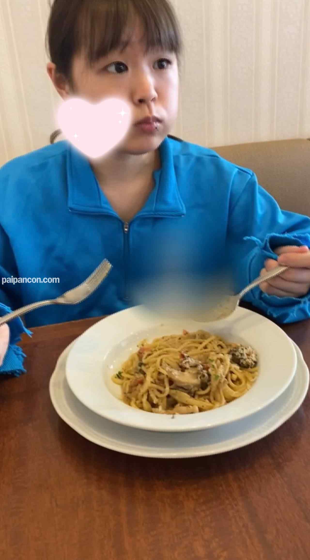 FC2-PPV-3254920 - 初めて大人のザー汁味わう彼女。貴方の娘さんも大丈夫ですか？悪い大人に注意して下さい。 thumbnail_0.jpg