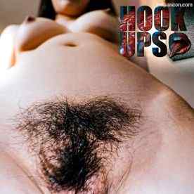 FC2-PPV-4520863 - 9/7までの間980pt【剛毛・大学生】陰毛フサフサ、昭和を連想させるレトロで素朴なお嬢さん。※無修正・生中出し＋口内射精。 cover.jpg