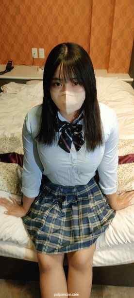 FC2-PPV-4772072 - 【セックス依存症１８歳】中出しされた精*を舐める変態18歳。オナニー＆潮吹きさせてぐちょぐちょマンコに中出し cover.jpg