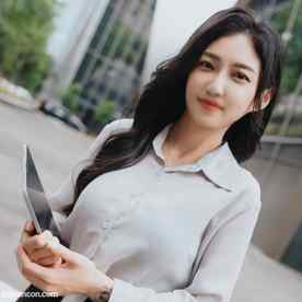 FC2-PPV-4804842 - 【2週間50%OFF!】IT業界の新卒スタイル抜群な超美人。真面目な姿が黒巨根見たら即一変。退社から出社まで激しいピストンで絶頂に達し、潮吹きまくり。 cover.jpg