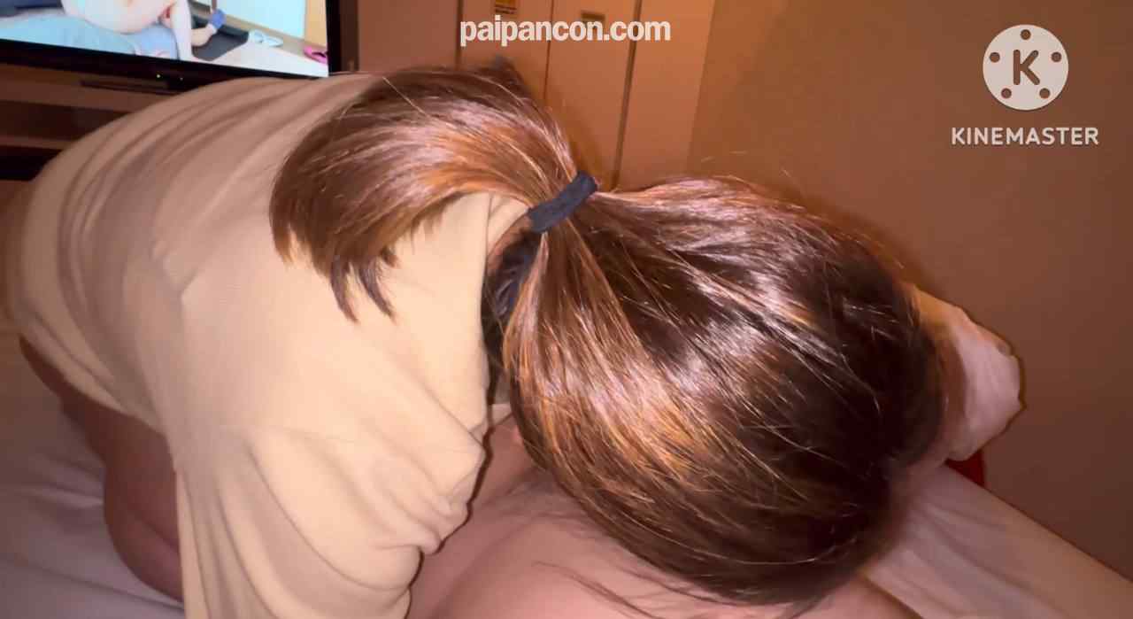 FC2-PPV-4812268 - 地方スーパーのレジの担当、普通の主婦、旦那さんにも見せたことのない蟹股でいじられます。普通にレジを打っている主婦がこんな格好をしているとは…お客様も知らないですよね。 thumbnail_0.jpg