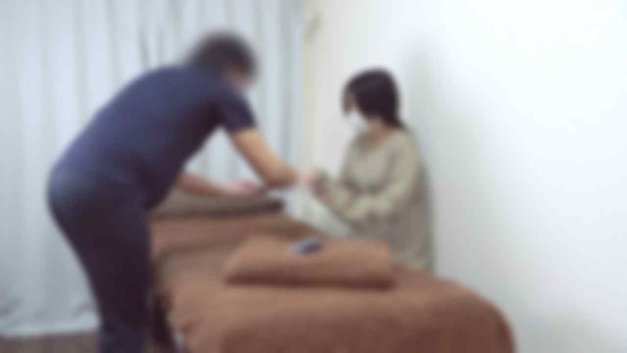 FC2-PPV-4880440 - ♡4/29日迄半額！【無/ほぼ中出し】以前アンダーヘアの処理について相談を受けたお客様がさらにフサフサになって来店してくれました。毛にしみ込んでいるフェロモンがすごい！ thumbnail_0.jpg