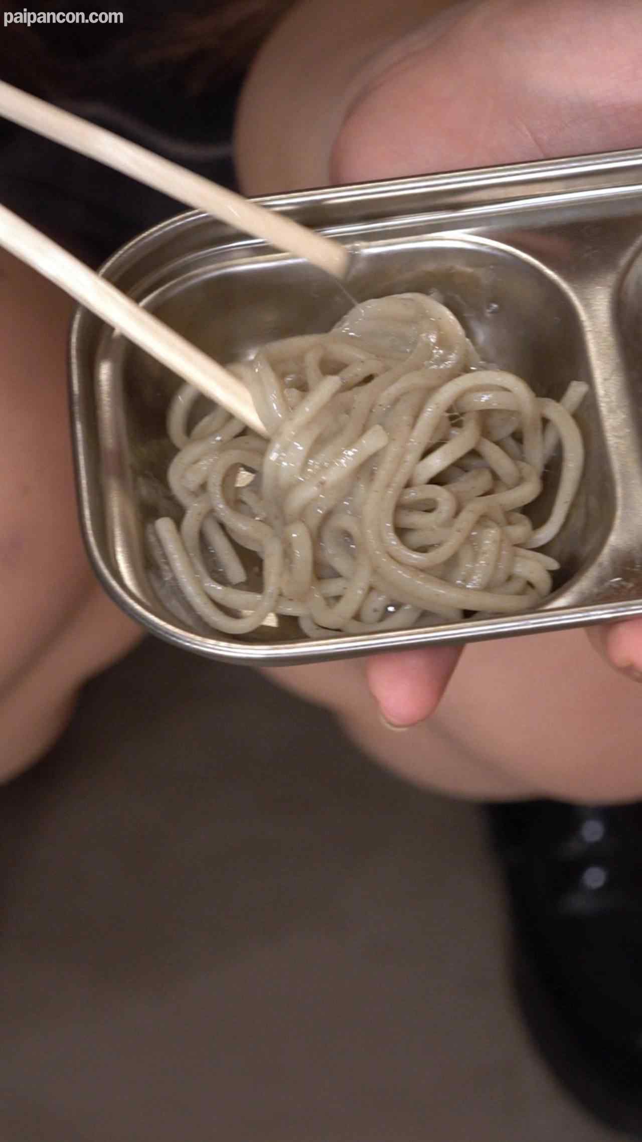 FC2-PPV-4913483 - 【蕎麦食ザー】19才の給食に生ザーメンたっぷり蕎麦を支給。しっかり絡めてジュルジュル啜る栄養満点な食精生活 thumbnail_9.jpg